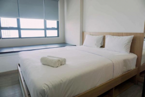 Well Furnished and Comfy Studio Collins Boulevard Apartment By Travelio